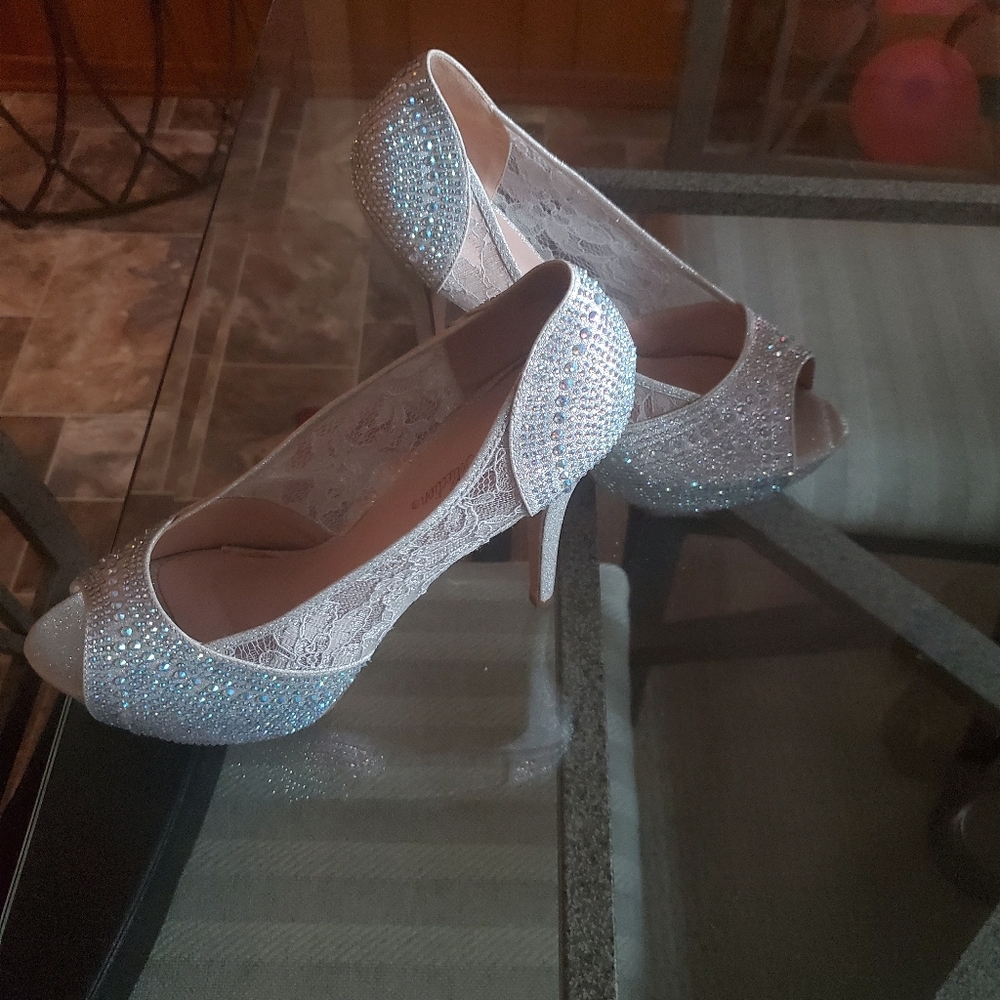 Ladies Heels - Picture 2 of 2